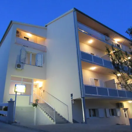 Marin- Apartment